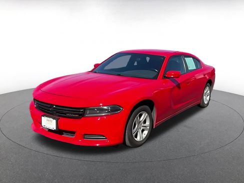 Used 2022 Dodge Charger SXT image 3