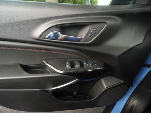Used 2024 Chevrolet Trax RS w/ Sunroof Package FWD image 10