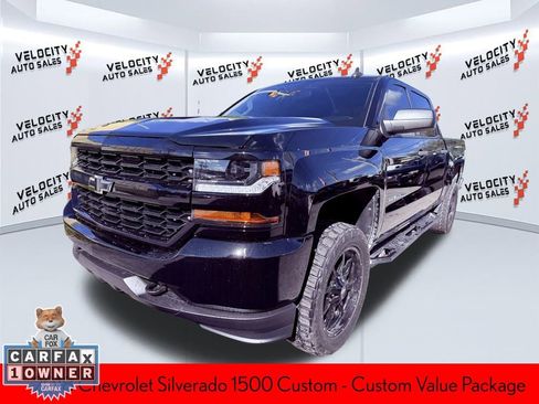 Used 2018 Chevrolet Silverado 1500 Custom w/ Custom Value Package image 7