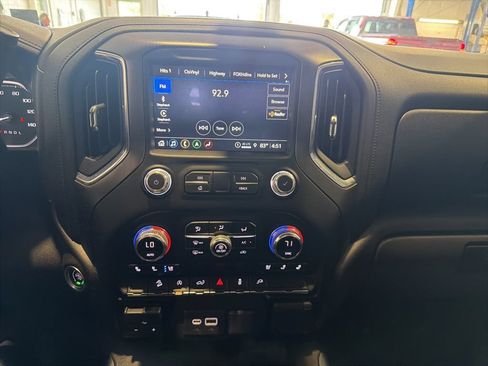 Used 2021 GMC Sierra 1500 AT4 w/ AT4 Preferred Package AWD/4WD image 10