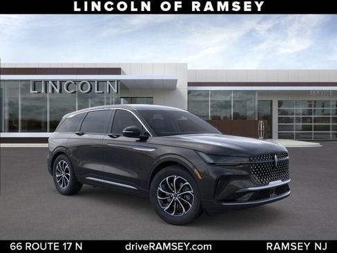 New 2026 Lincoln Nautilus Premier AWD/4WD image 8