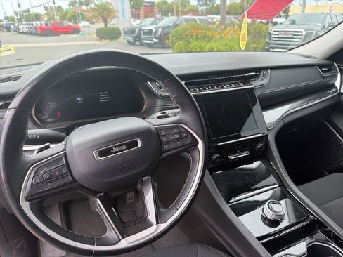 Used 2021 Jeep Grand Cherokee L Laredo w/ Luxury Tech Group I RWD image 10