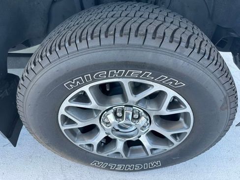 Used 2022 Ford F350 Lariat w/ Lariat Ultimate Package AWD/4WD image 38