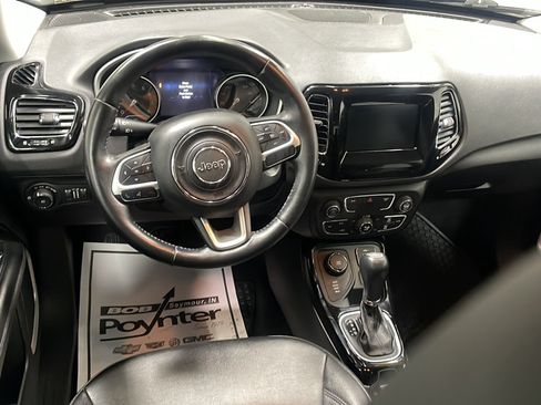 Used 2019 Jeep Compass Latitude AWD/4WD image 3