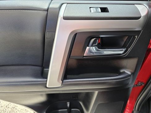 Used 2022 Toyota 4Runner SR5 Premium image 11