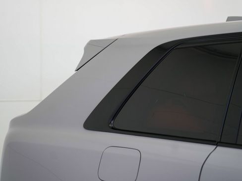 New 2026 Rolls-Royce Cullinan Black Badge image 15