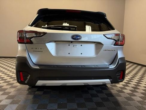 Used 2022 Subaru Outback Limited AWD/4WD image 10
