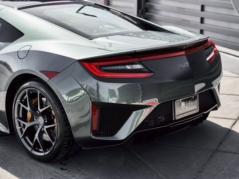 Used 2017 Acura NSX image 11