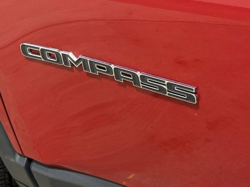 Used 2018 Jeep Compass Latitude w/ Popular Equipment Group AWD/4WD image 25