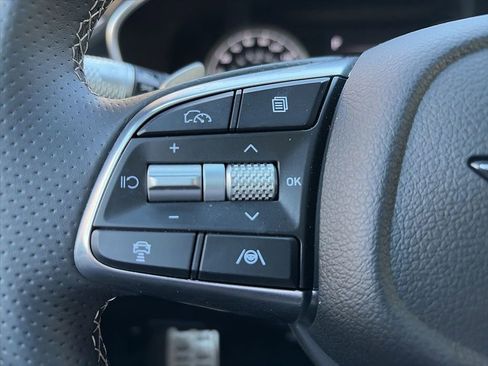 Used 2025 Genesis G70 3.3T Advanced image 9