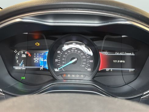 Used 2019 Ford Fusion SEL FWD image 29