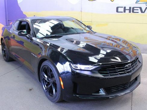 Used 2024 Chevrolet Camaro LT image 4