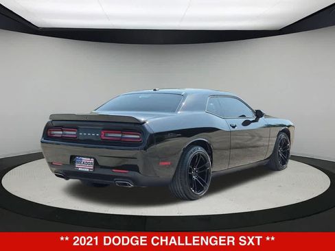 Used 2021 Dodge Challenger SXT RWD image 6