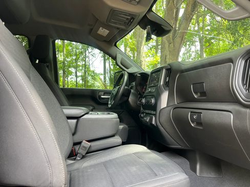 Used 2024 Chevrolet Silverado 2500 Custom w/ Custom Value Package AWD/4WD image 19