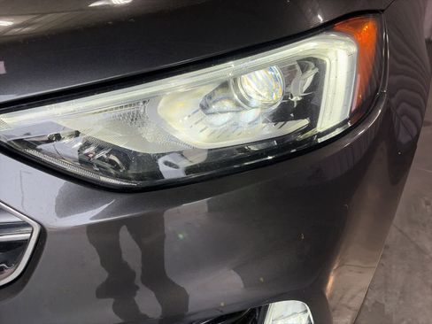 Used 2020 Ford Edge SEL w/ Convenience Package image 2