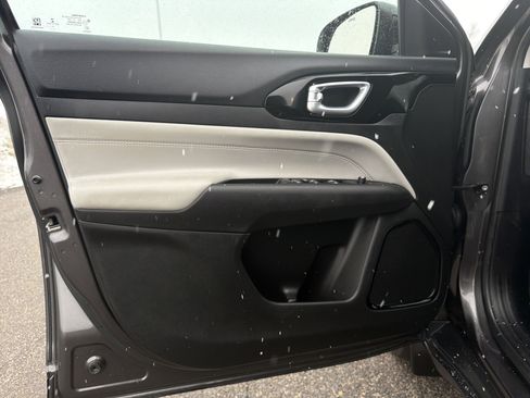 Used 2022 Jeep Compass Limited image 24