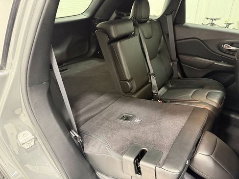 Used 2022 Jeep Cherokee Trailhawk w/ Sound & Nav Group image 38