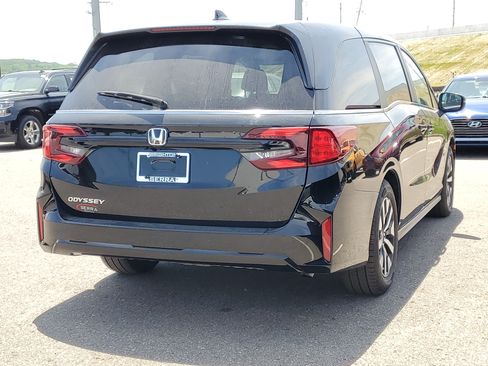 Certified 2025 Honda Odyssey EX-L image 3