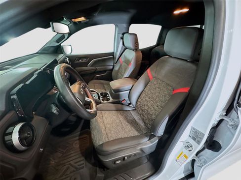 Used 2023 Chevrolet Colorado Z71 w/ Z71 Convenience Package 2 image 10