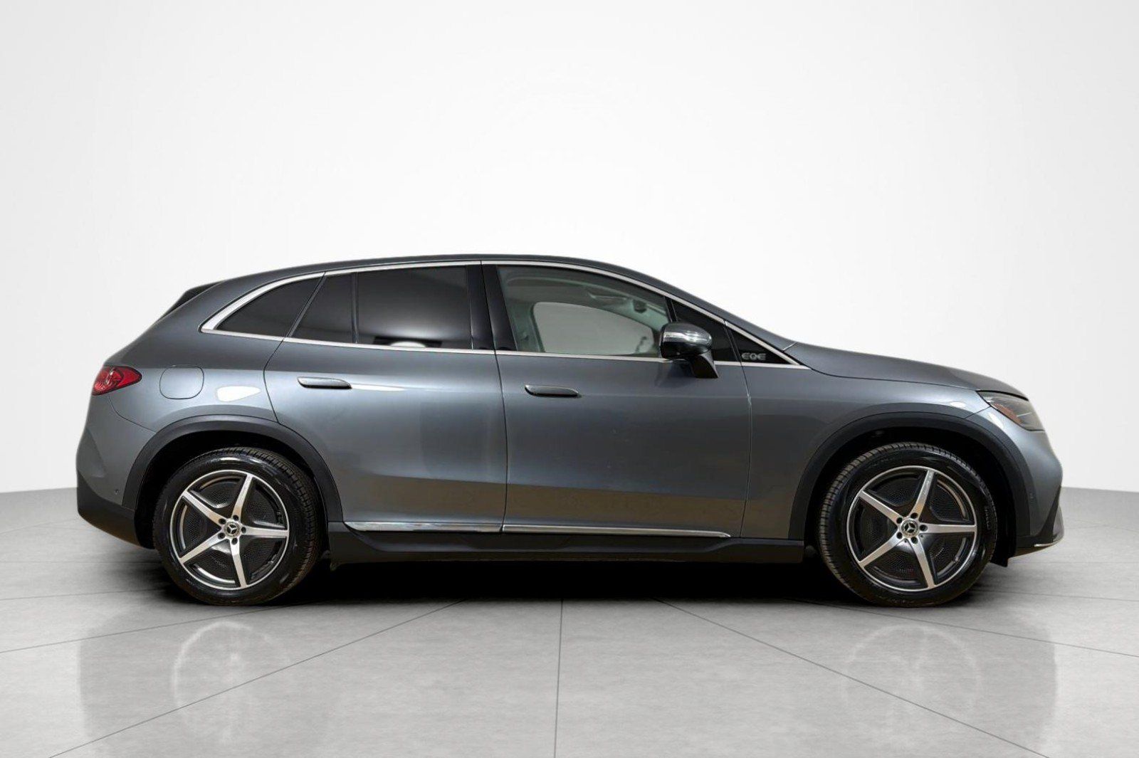 Used 2023 Mercedes-Benz EQE 350+ SUV w/ AMG Line Exterior Package image 6