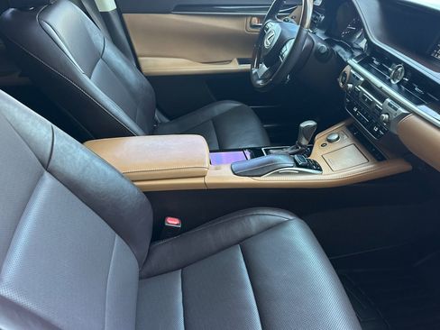 Used 2018 Lexus ES 350 w/ Navigation System Package FWD image 25