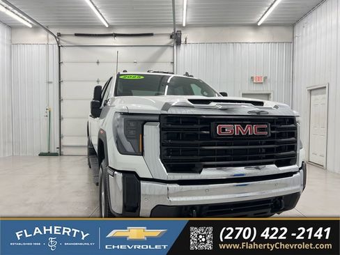 Used 2025 GMC Sierra 2500 Pro w/ 1SA Pro Safety Plus Package AWD/4WD image 1