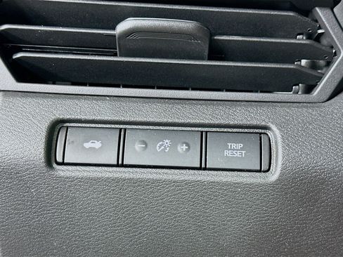 Used 2023 Nissan Altima 2.5 S FWD image 17