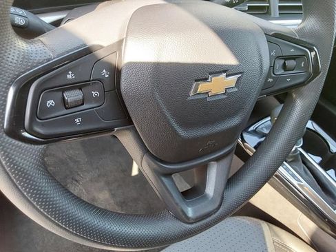 Used 2025 Chevrolet Trax LT FWD image 22