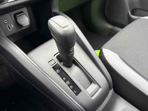 Used 2025 Nissan Versa S w/ Trunk Package image 21