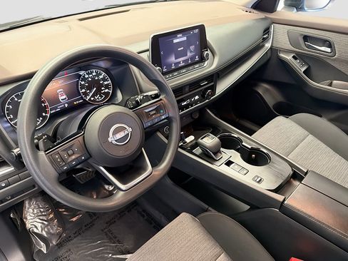 Used 2023 Nissan Rogue SV image 7