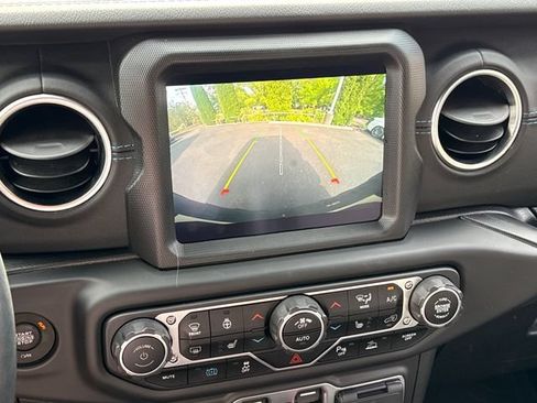 Used 2021 Jeep Wrangler Unlimited Rubicon 4xe w/ Cold Weather Group AWD/4WD image 26