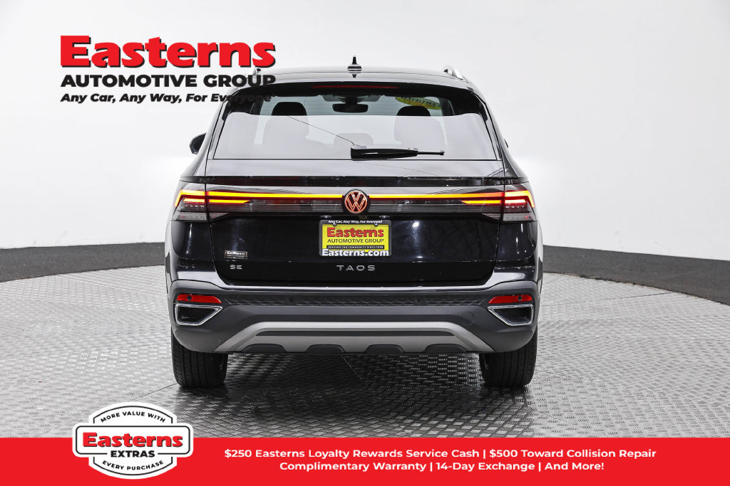 Used 2025 Volkswagen Taos SE FWD image 7