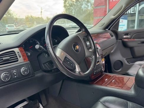 Used 2012 Chevrolet Avalanche LTZ image 25
