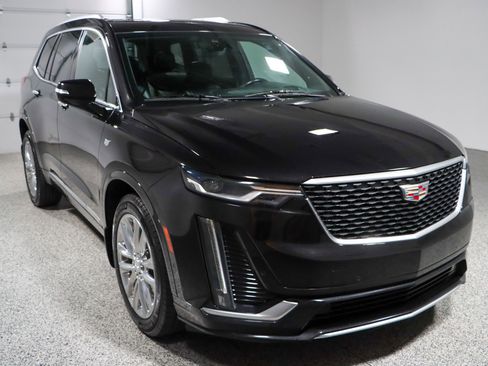 Used 2022 Cadillac XT6 Premium Luxury image 5