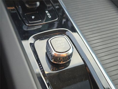 Used 2024 Volvo S60 B5 Core image 31