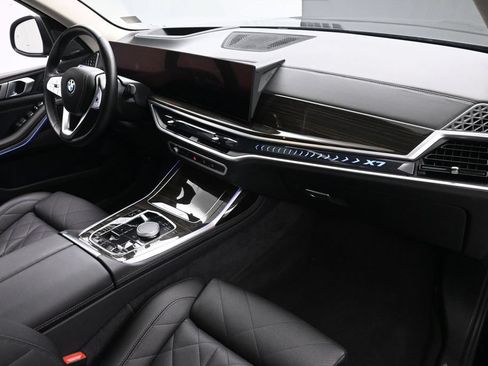 Used 2024 BMW X7 xDrive40i w/ Premium Package AWD/4WD image 28