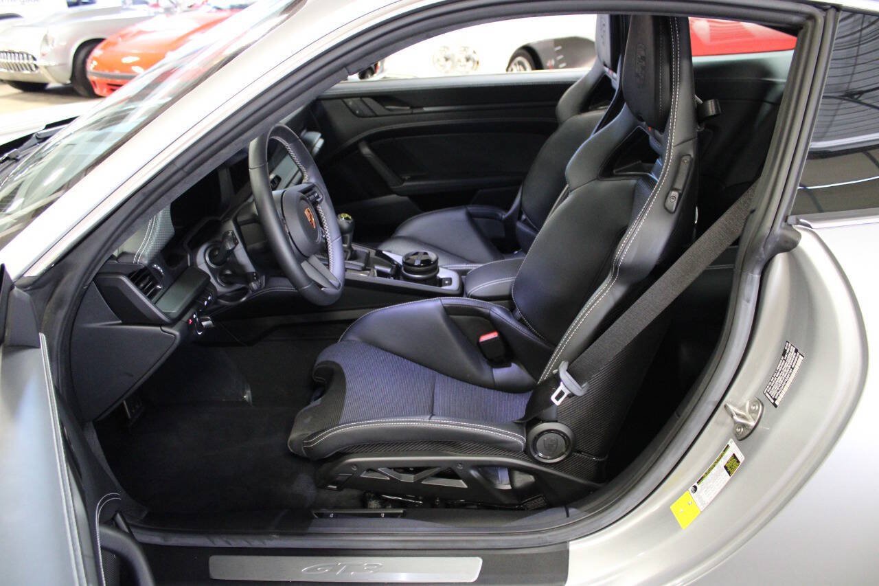 Used 2026 Porsche 911 GT3 RWD image 32