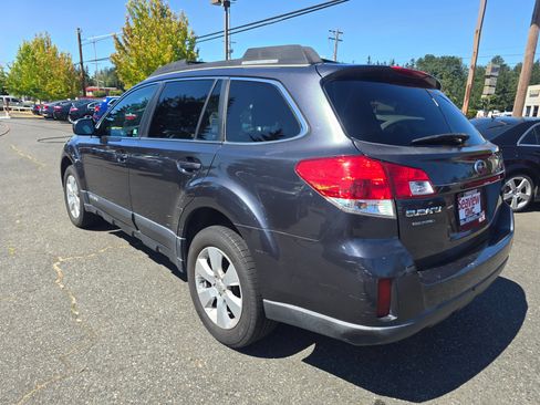 Used 2011 Subaru Outback 2.5i Premium w/ All-Weather Pkg AWD/4WD image 5