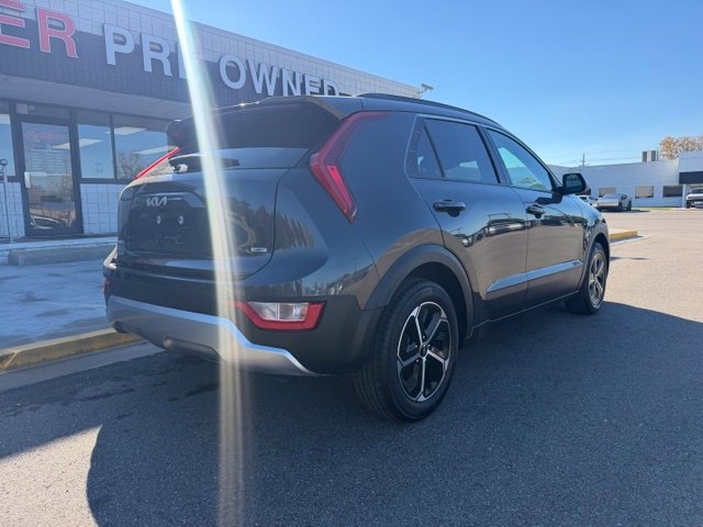 Used 2023 Kia Niro LX FWD image 7