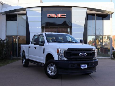 Used 2020 Ford F250 XL w/ Power Equipment Group image 2