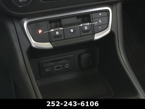 Used 2024 GMC Terrain SLT w/ Infotainment Package II AWD/4WD image 16
