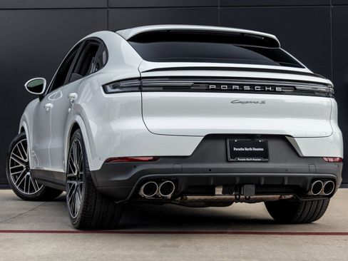 New 2026 Porsche Cayenne S image 9