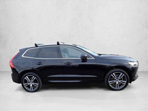 Used 2019 Volvo XC60 T5 Momentum w/ Multimedia Package AWD/4WD image 5
