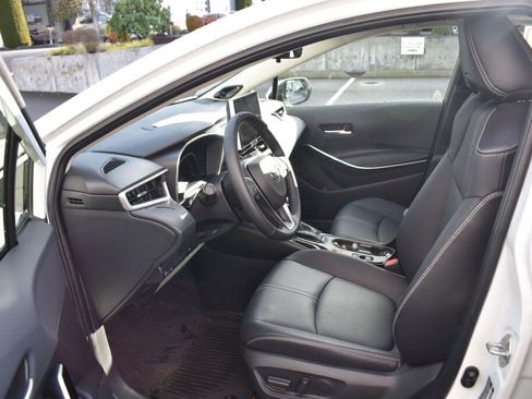 Certified 2025 Toyota Corolla XLE image 18