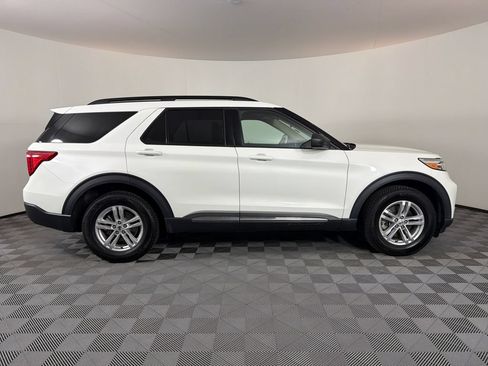 Used 2021 Ford Explorer XLT w/ Equipment Group 202A AWD/4WD image 2