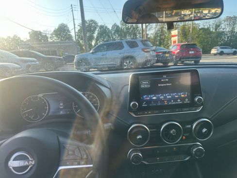 Used 2025 Nissan Sentra SV FWD image 31