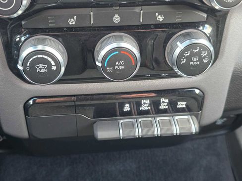 Used 2025 RAM 1500 Big Horn AWD/4WD image 30