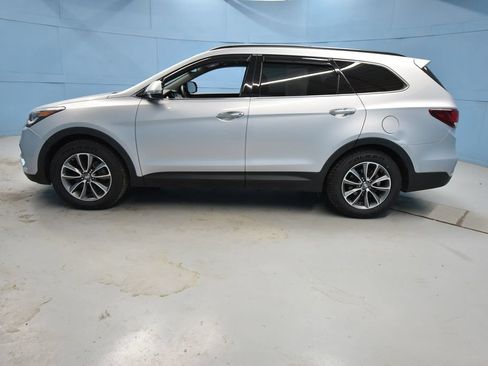 Used 2017 Hyundai Santa Fe SE FWD image 33