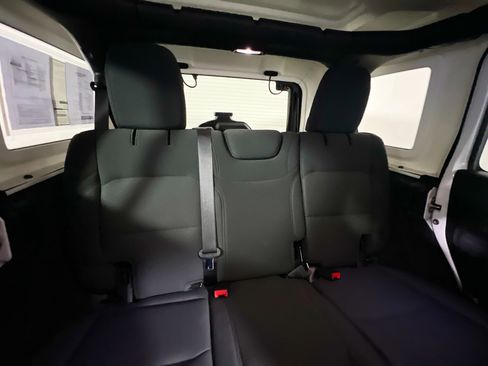 Used 2023 Jeep Wrangler Sport S image 33