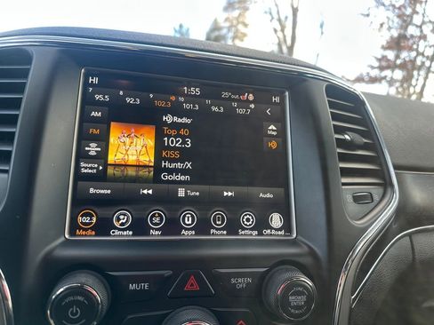 Used 2018 Jeep Grand Cherokee Limited image 9